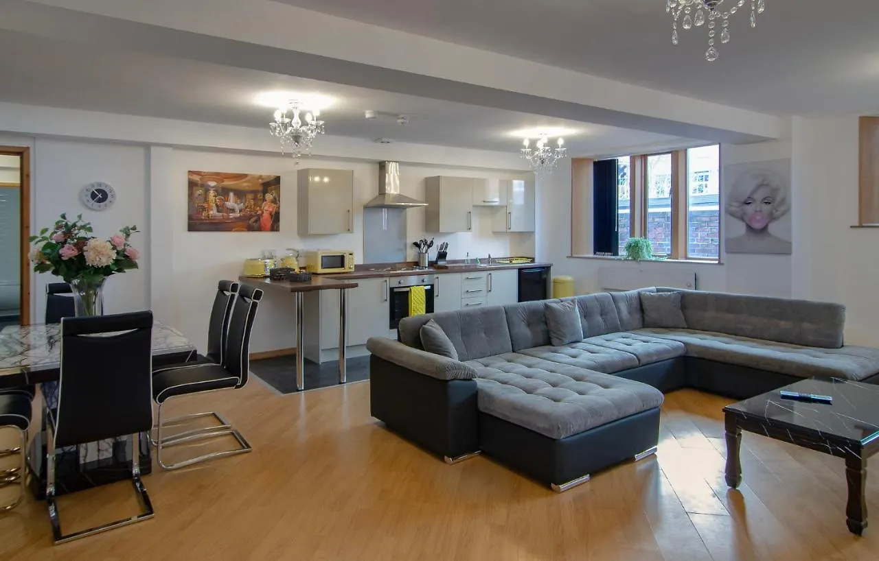 Super Spacious Church Conversion Close To Tower Blackpool