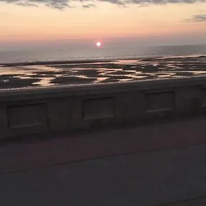 Sea-front Home-from-home Apartment
