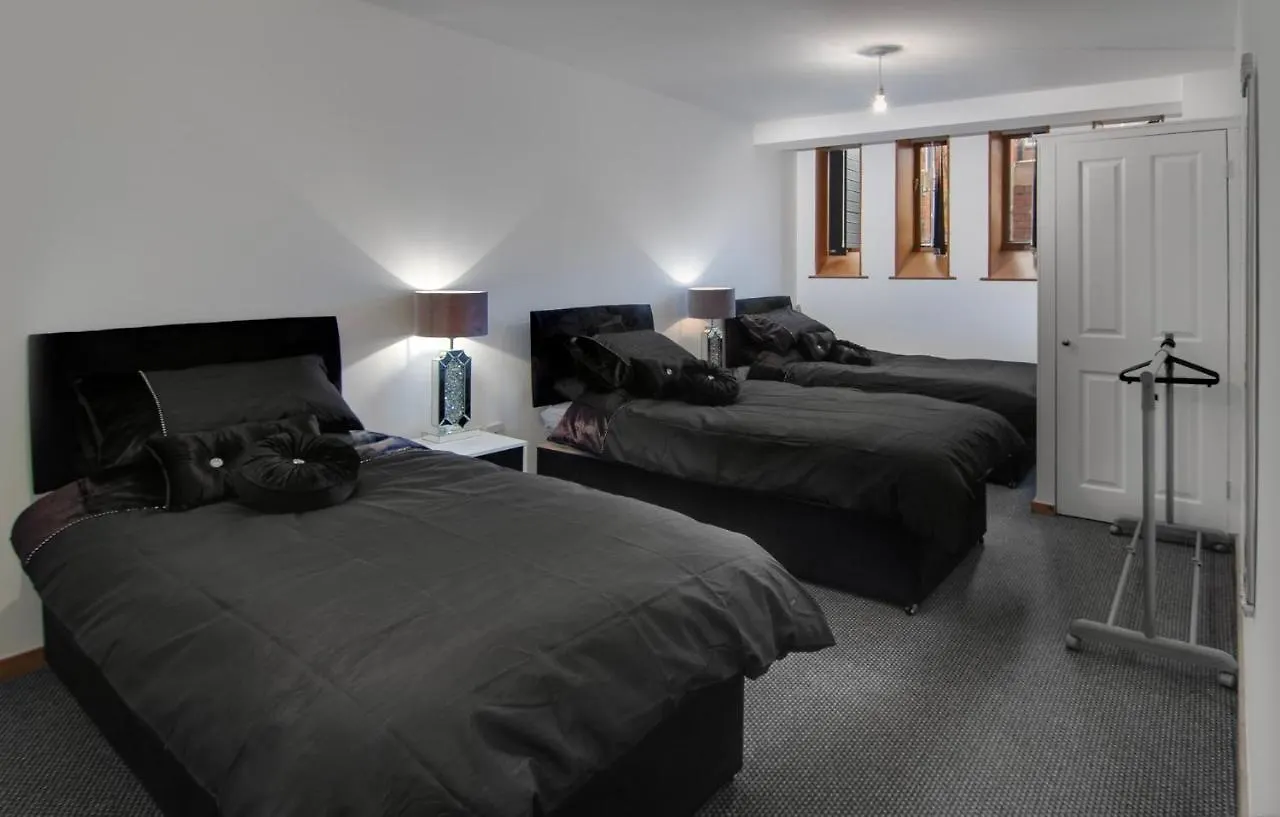 Super Spacious Church Conversion Close To Tower Blackpool Apartment
